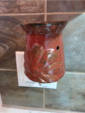 *4 For $25* Scentsy Plug In Wax Warmer